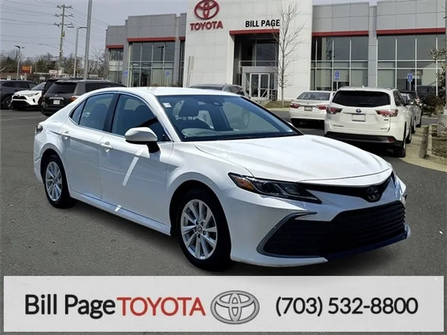 2023 Toyota Camry LE photo 1