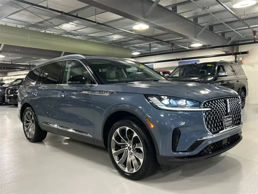 2025 Lincoln Aviator Reserve photo 1