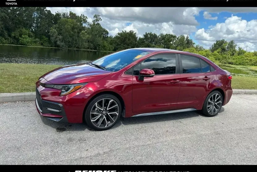 2022 Toyota Corolla SE photo 1