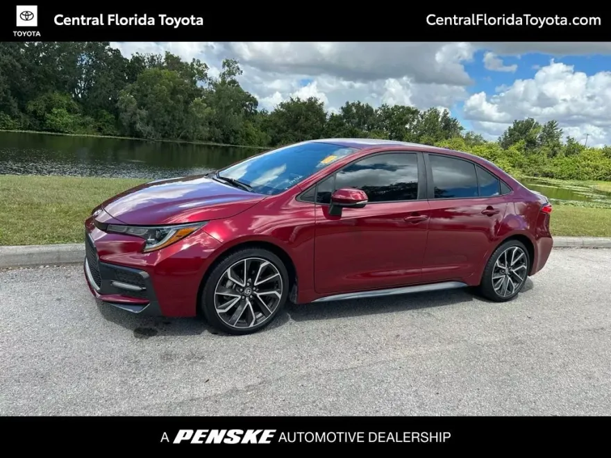 2022 Toyota Corolla SE photo 1