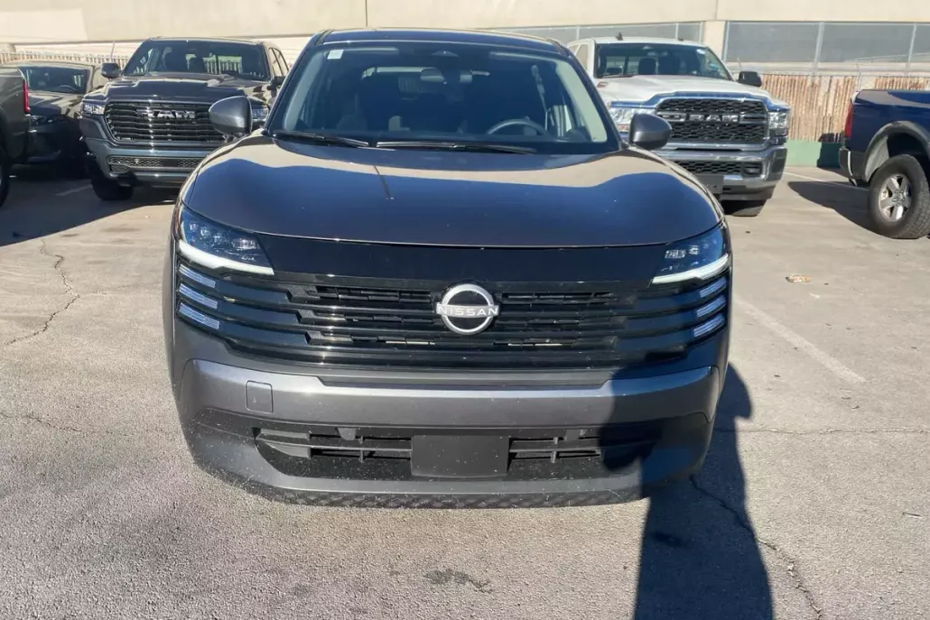 2025 Nissan Kicks SV photo 1