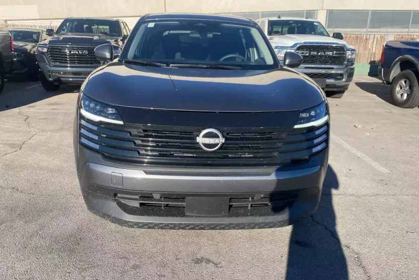 2025 Nissan Kicks SV photo 1