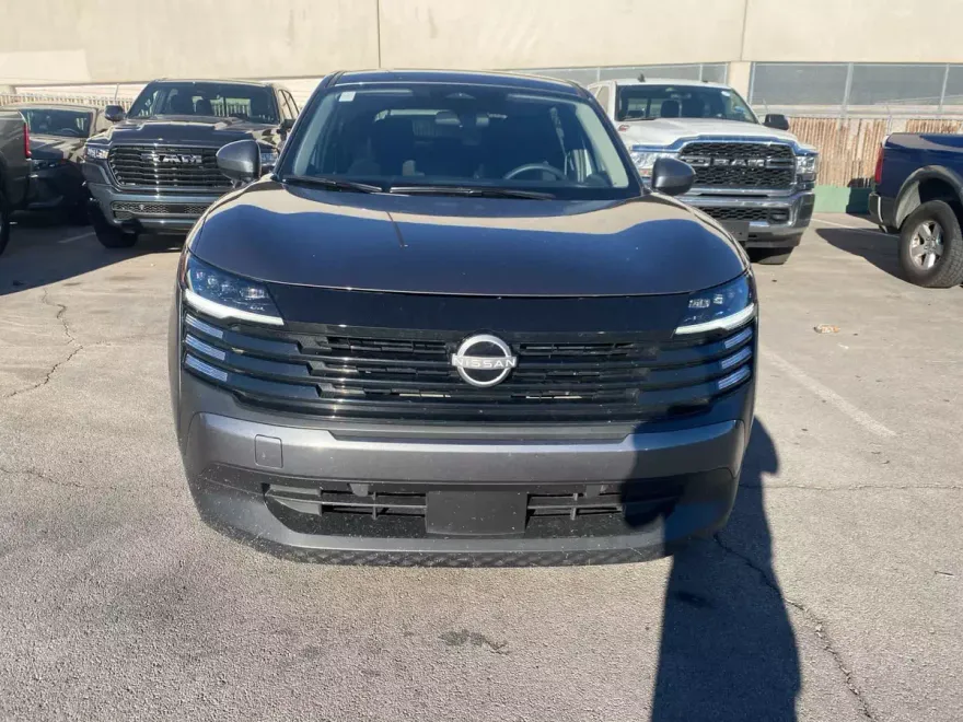 2025 Nissan Kicks SV photo 1