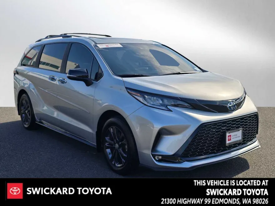 2025 Toyota Sienna XSE photo 1
