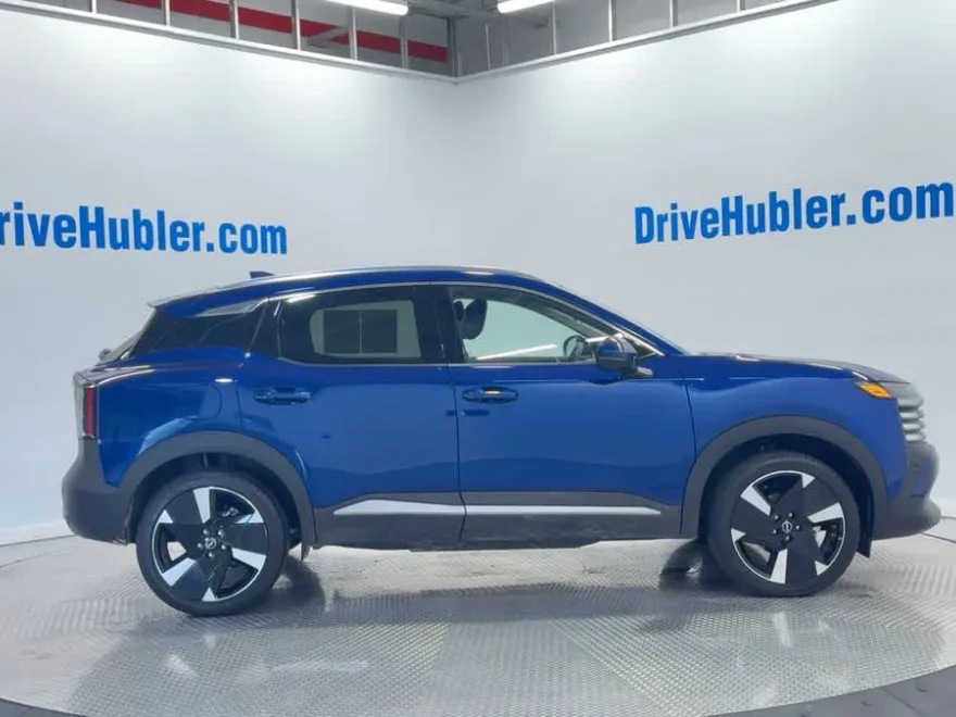 2025 Nissan Kicks SR photo 1