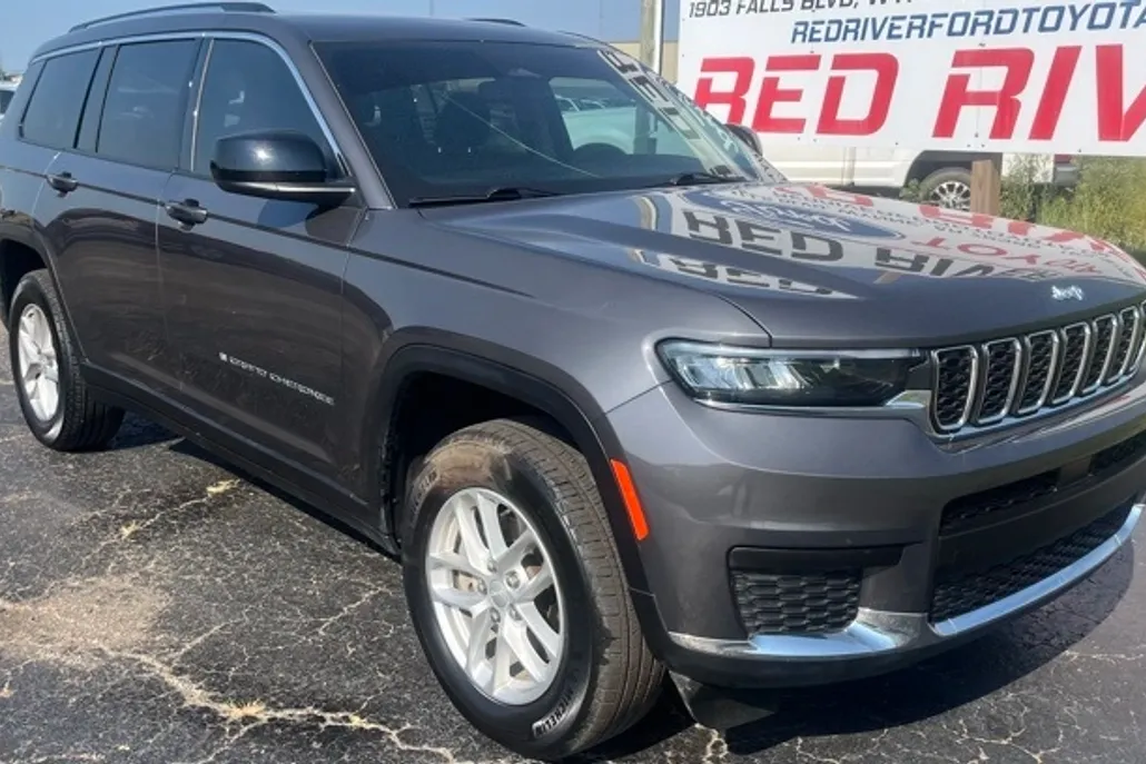 2023 Jeep Grand Cherokee Laredo photo 1