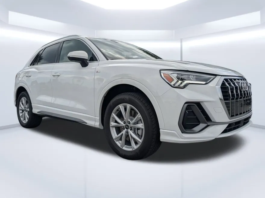 2025 Audi Q3 45 TFSI S line Premium photo 1