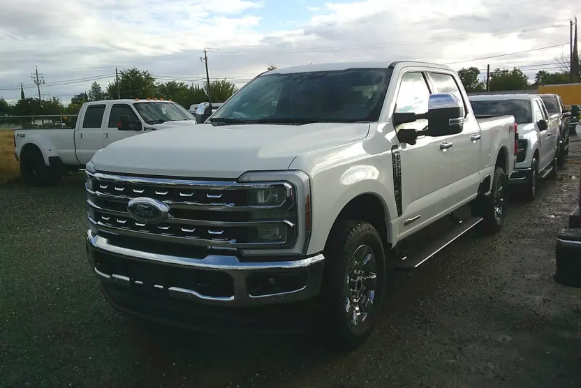 2026 Ford F-250 Lariat photo 1