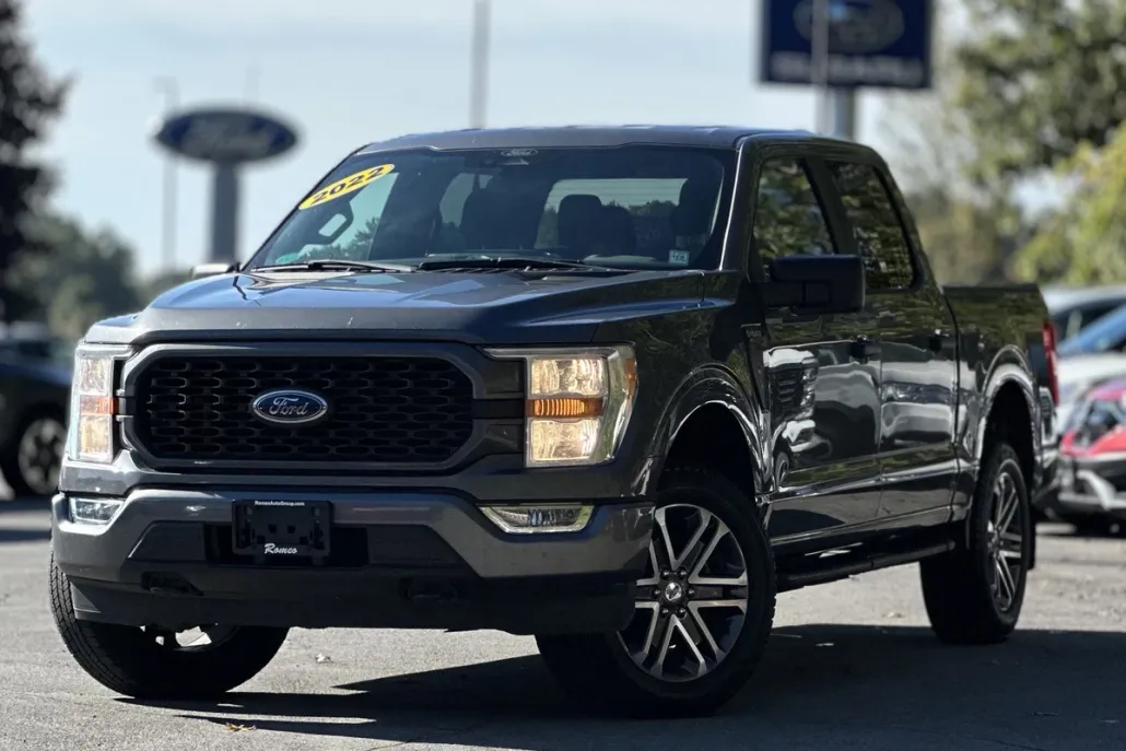 2022 Ford F-150 XL photo 1