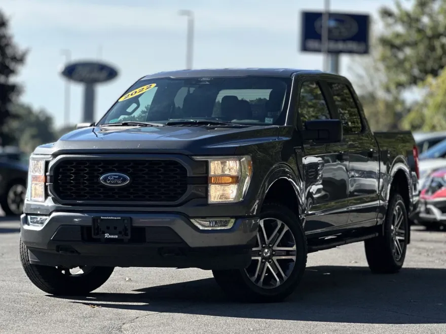 2022 Ford F-150 XL photo 1