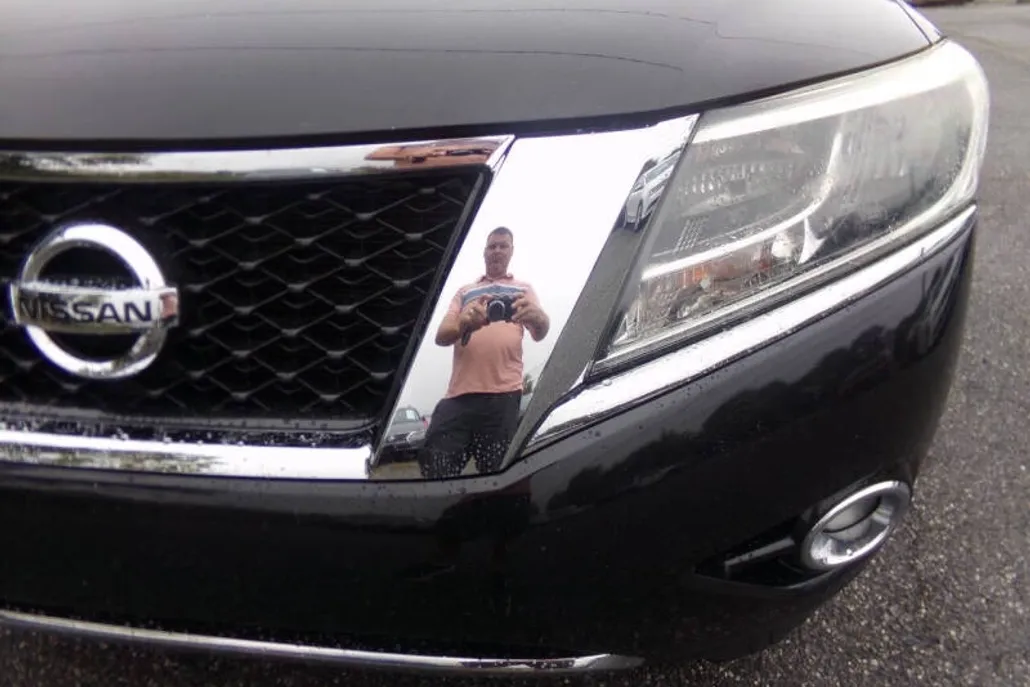 2015 Nissan Pathfinder SL photo 1