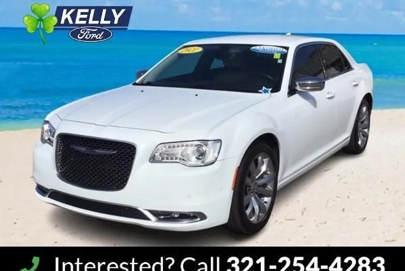2021 Chrysler 300 Touring photo 1