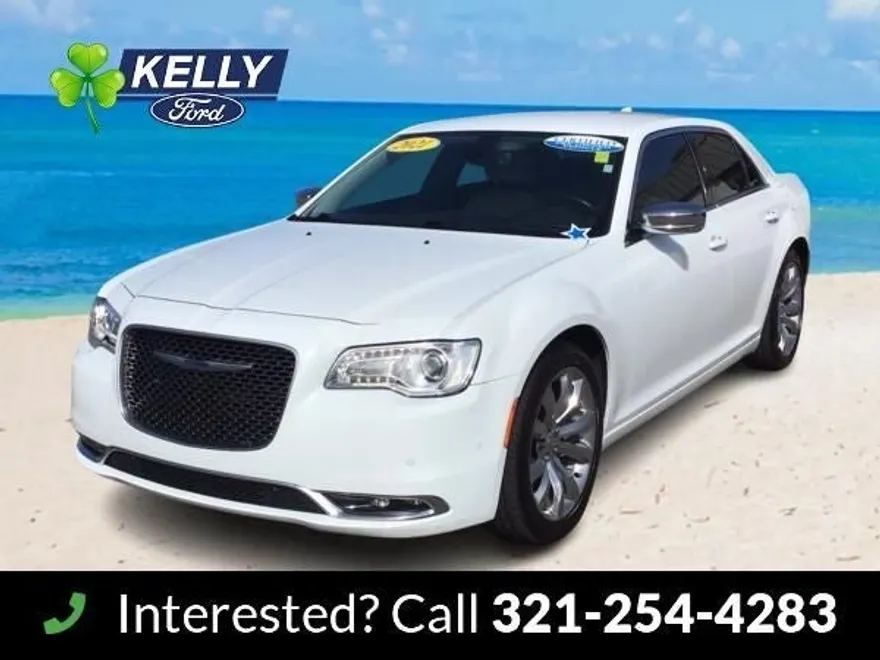 2021 Chrysler 300 Touring photo 1