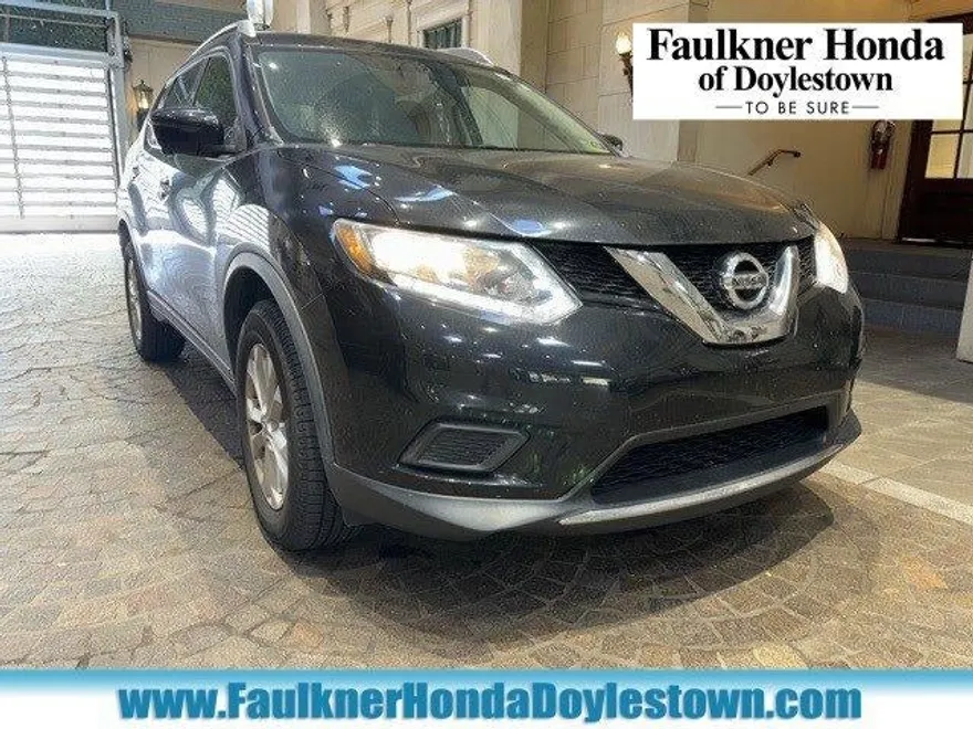 2016 Nissan Rogue AWD SV photo 1