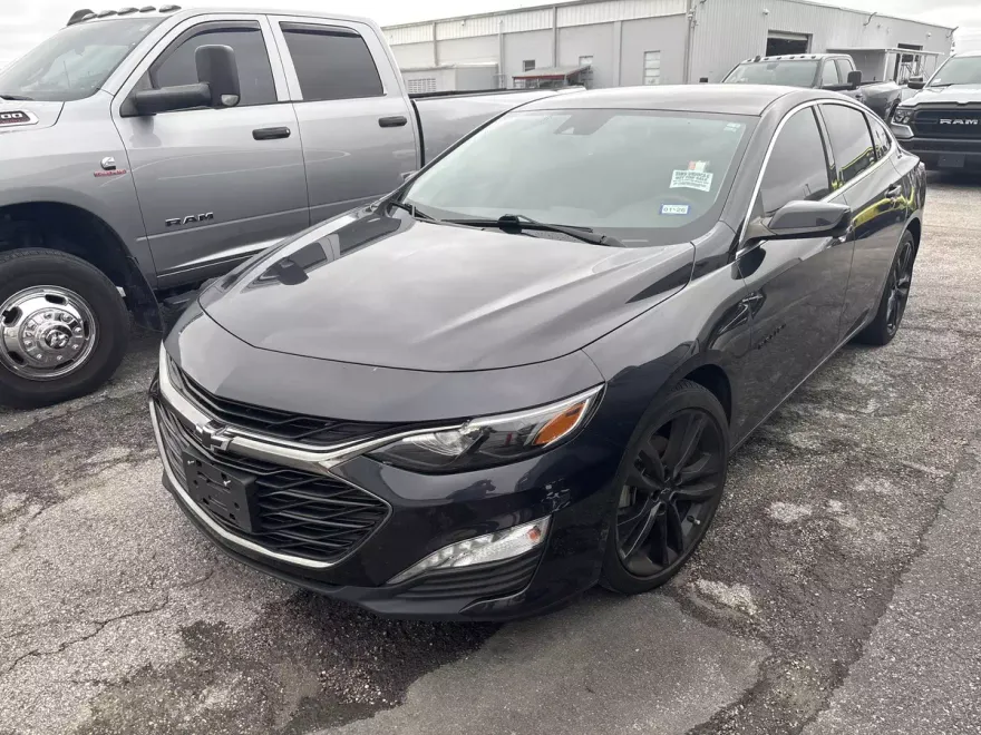 2023 Chevrolet Malibu 1LT photo 1