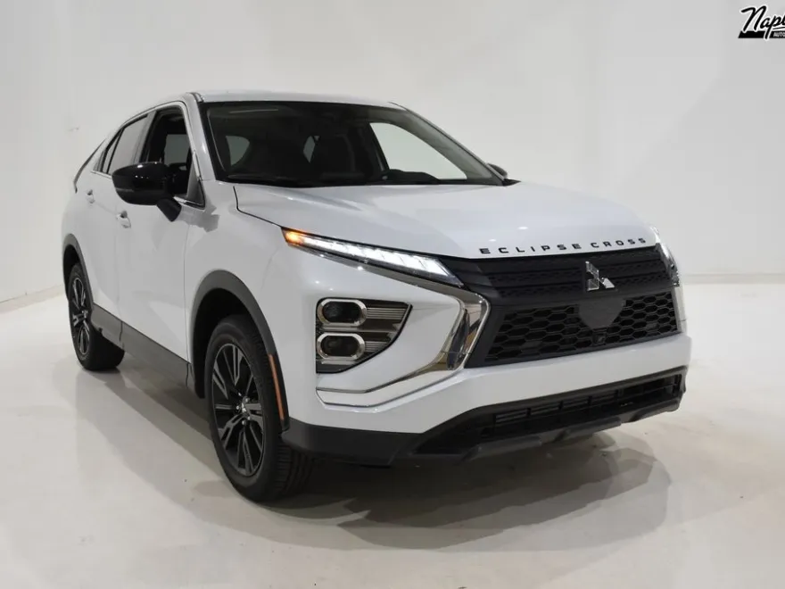 2025 Mitsubishi Eclipse Cross LE photo 1