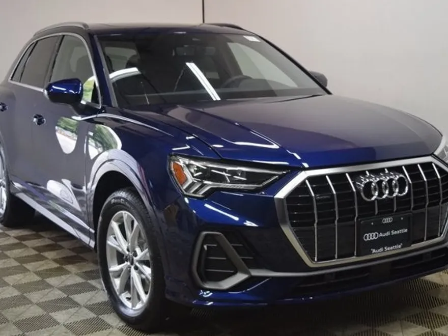 2025 Audi Q3 S line Premium Plus photo 1