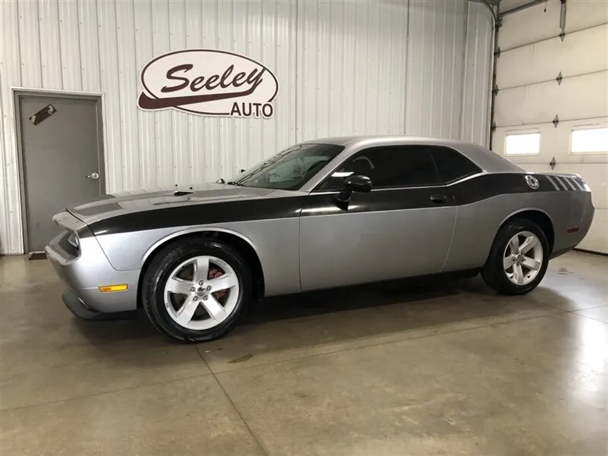 2014 Dodge Challenger SXT Plus photo 1