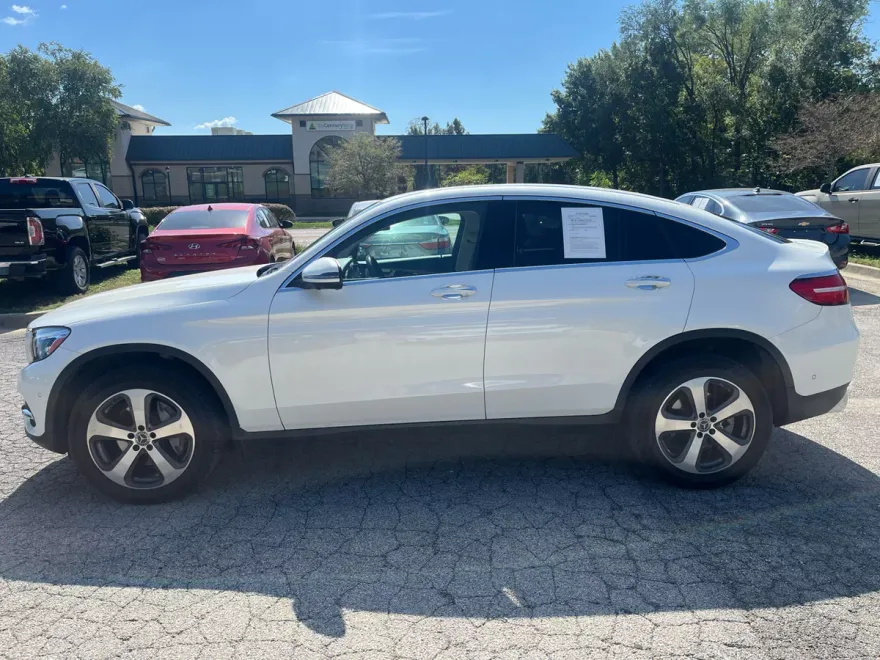 2017 Mercedes Benz GLC 300 4MATIC photo 1