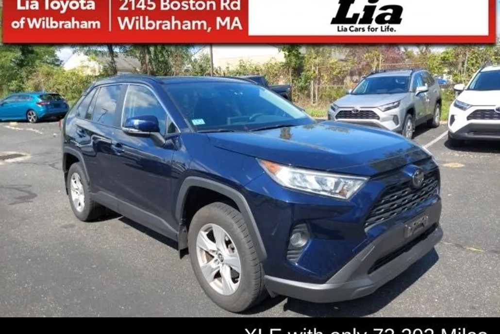 2019 Toyota RAV4 XLE photo 1