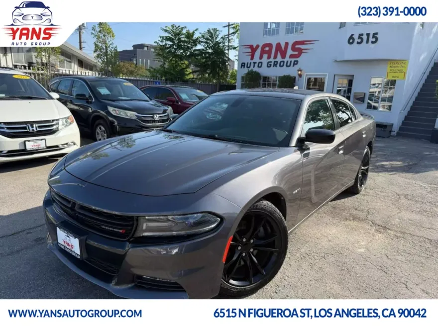2016 Dodge Charger R/T photo 1
