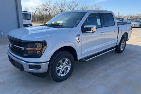 2025 Ford F-150 XLT photo 3