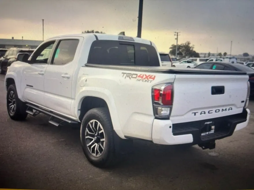 2022 Toyota Tacoma TRD Sport V6 photo 1