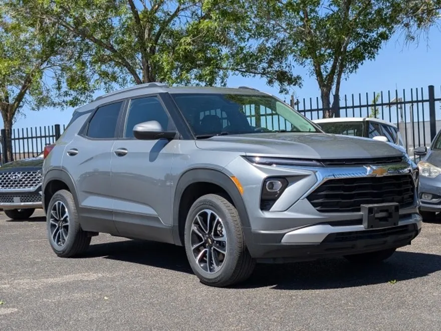 2025 Chevrolet Trailblazer LT photo 1