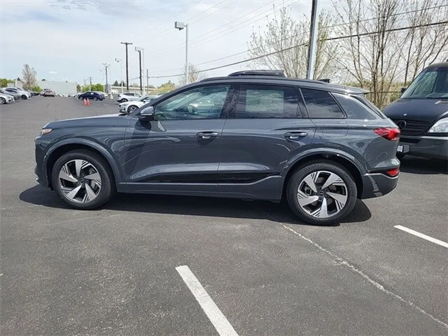 2025 Audi Q6 E-tron Premium Plus photo 2