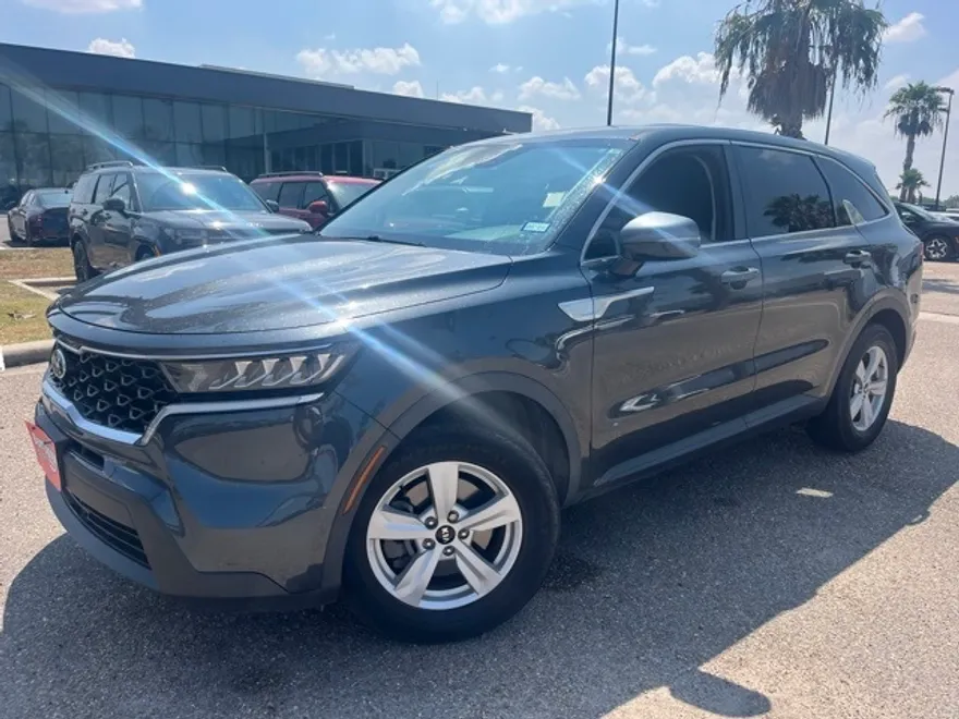 2021 Kia Sorento LX photo 1