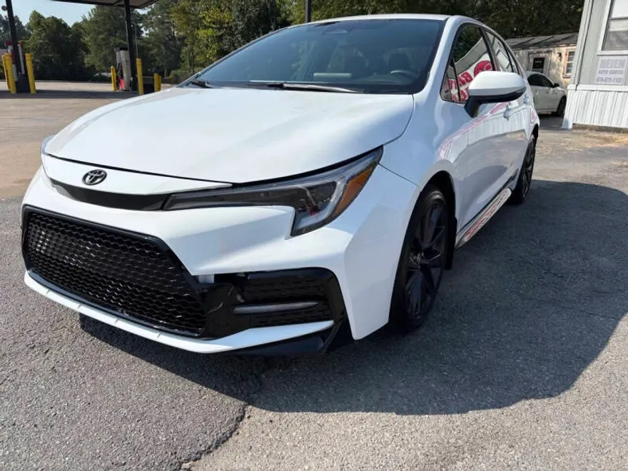 2023 Toyota Corolla SE photo 1
