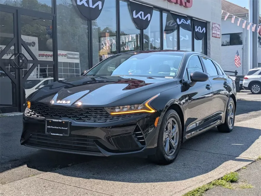 2024 Kia K5 LXS photo 1