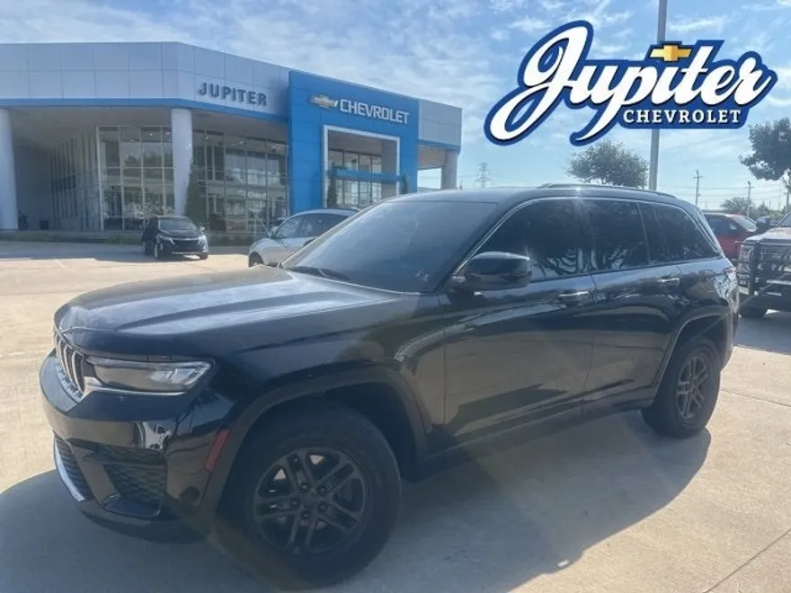 2022 Jeep Grand Cherokee Laredo photo 1