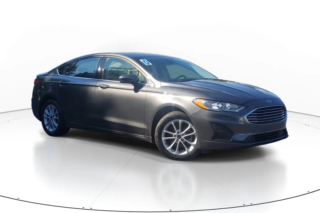 2020 Ford Fusion SE photo 1