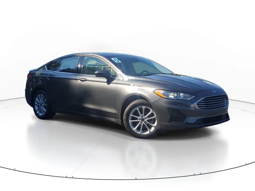 2020 Ford Fusion SE photo 1
