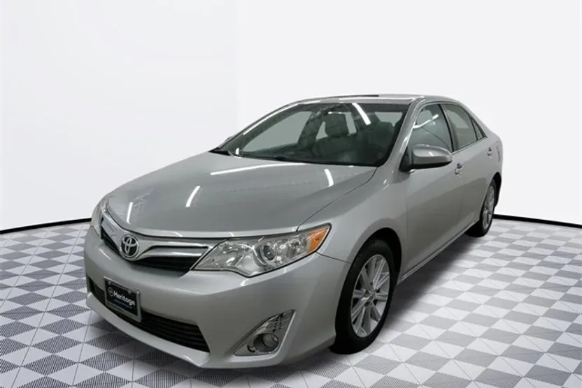 2012 Toyota Camry LE photo 1
