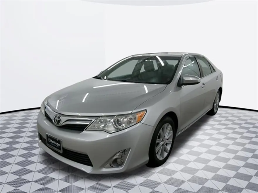 2012 Toyota Camry LE photo 1