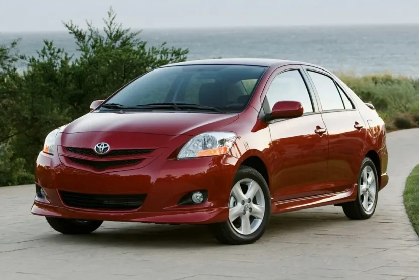 2009 Toyota Yaris S photo 1