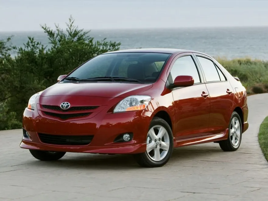 2009 Toyota Yaris S photo 1