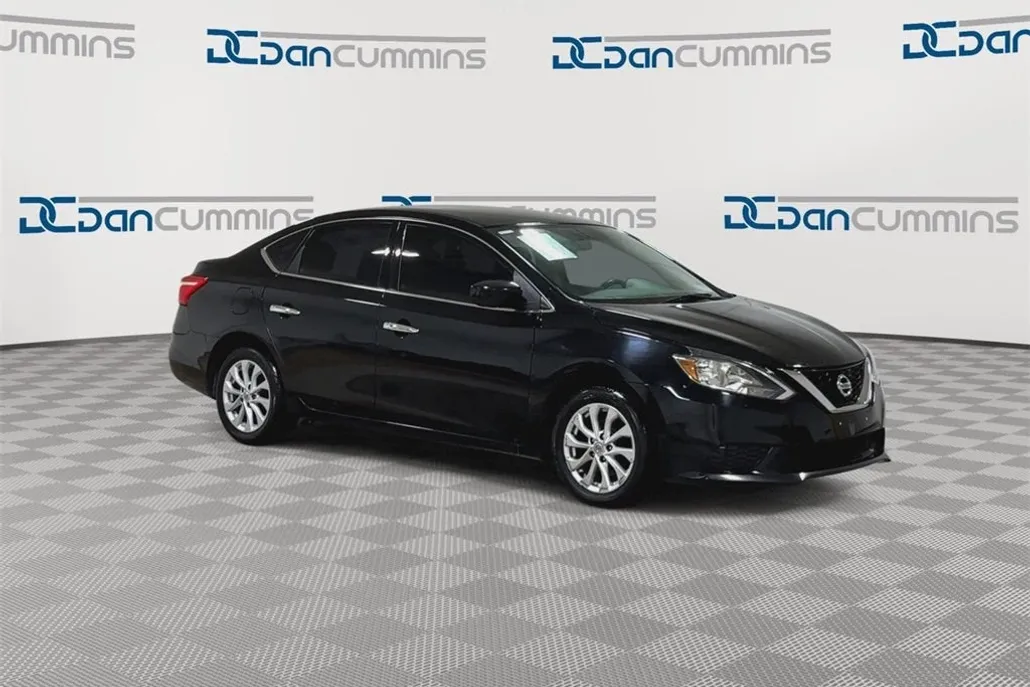 2019 Nissan Sentra SV photo 1