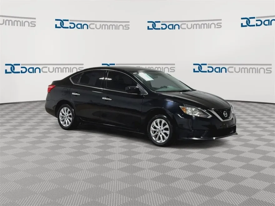 2019 Nissan Sentra SV photo 1
