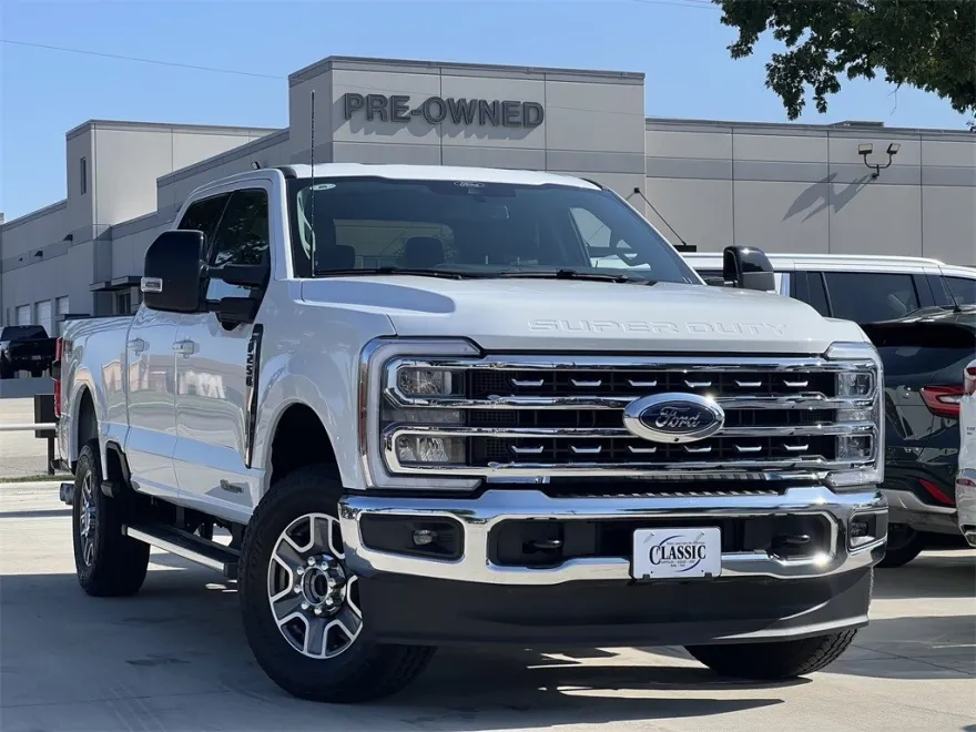 2025 Ford F-250 Lariat photo 1