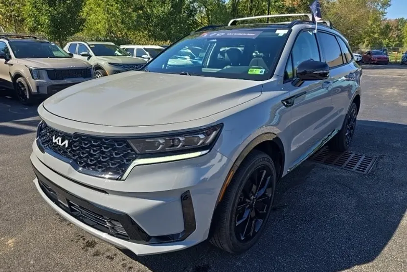2022 Kia Sorento SX photo 1