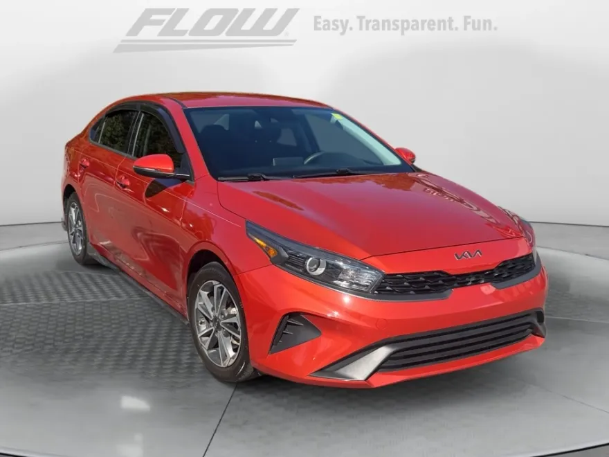 2023 Kia Forte LXS photo 1