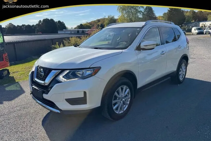 2018 Nissan Rogue SV photo 1