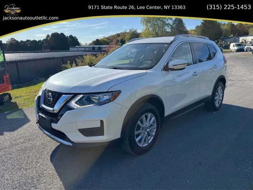 2018 Nissan Rogue SV photo 1