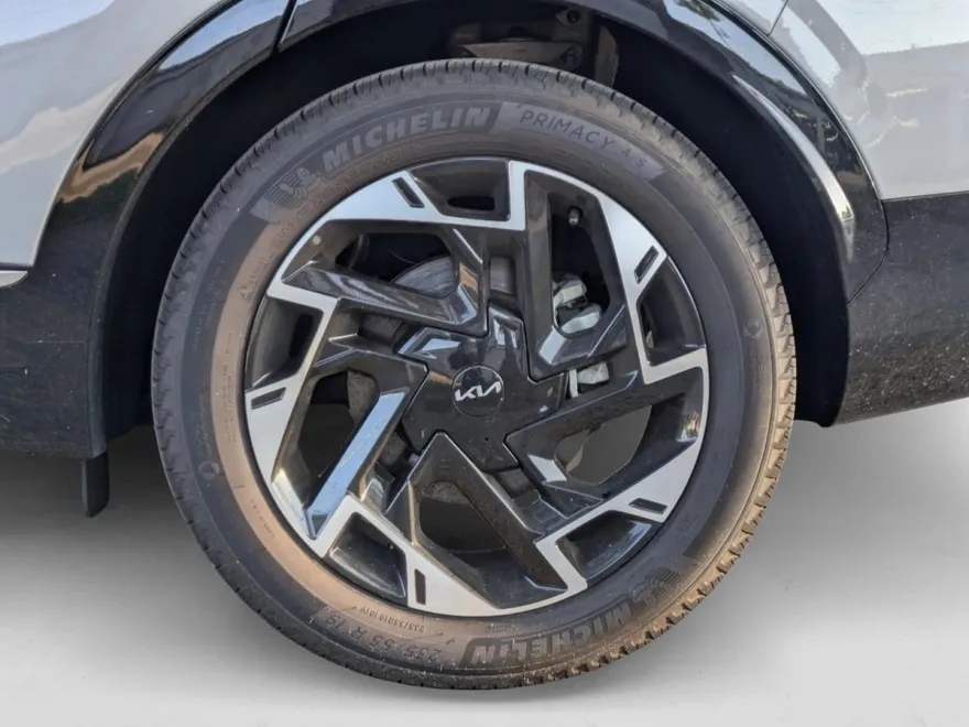 2025 Kia Sportage photo 1