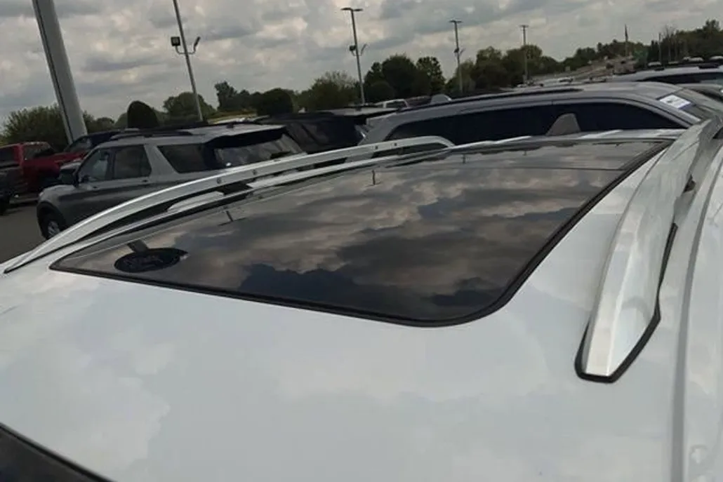 2019 Chevrolet Equinox LT photo 1