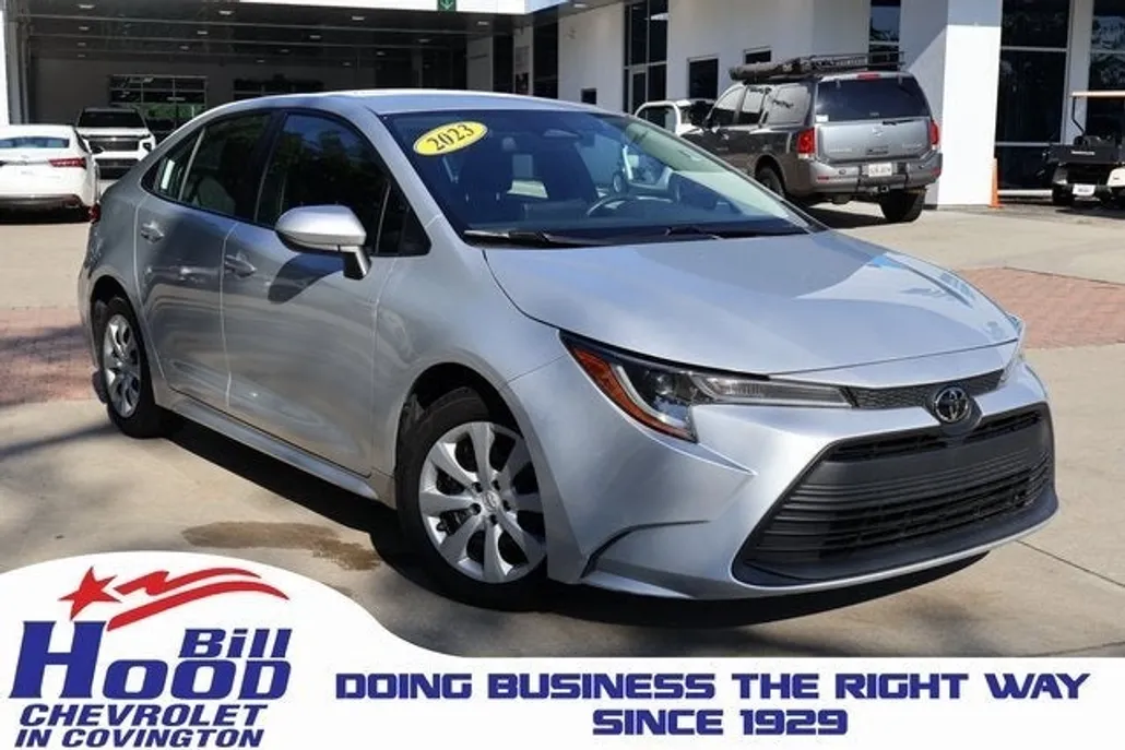 2023 Toyota Corolla LE photo 1