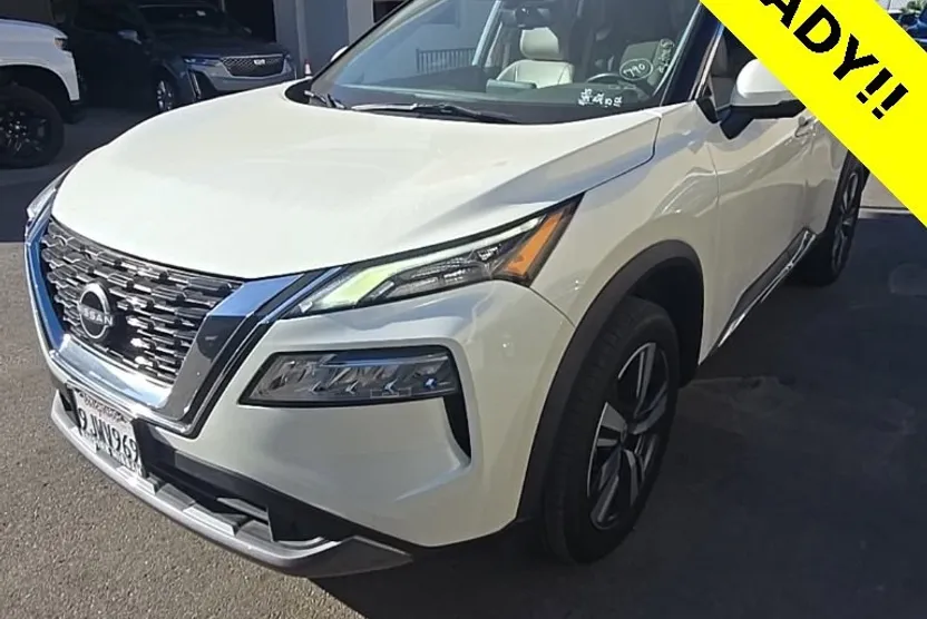 2023 Nissan Rogue SL photo 1